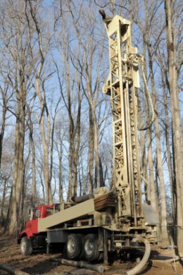 Water Well Drillers Need Hydraulic Tongs
